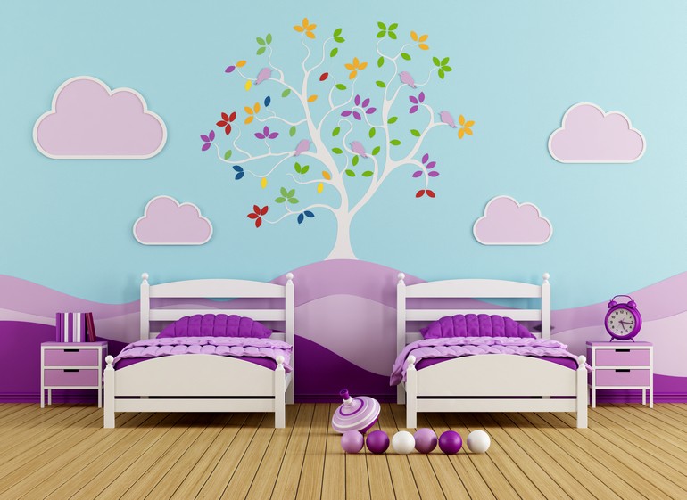 комната для девочек с двумя кроватями